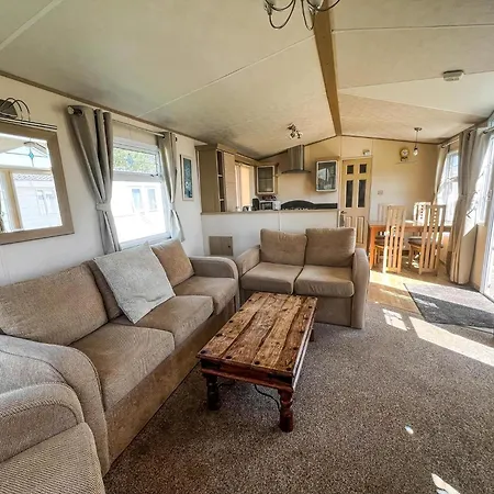 Great 6 Berth Caravan By The Beach At California Cliffs In Scratby Ref 50010L Great Yarmouth Exterior photo