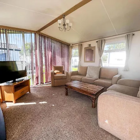 Great 6 Berth Caravan By The Beach At California Cliffs In Scratby Ref 50010L Great Yarmouth Exterior photo