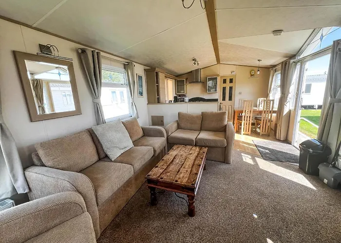 Great 6 Berth Caravan By The Beach At California Cliffs In Scratby Ref 50010L