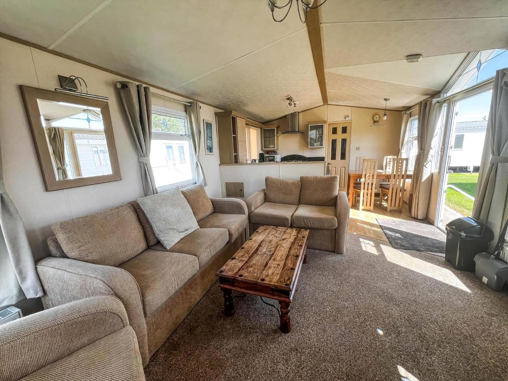 Great 6 Berth Caravan By The At California Cliffs In Scratby Ref 50010l Great Yarmouth